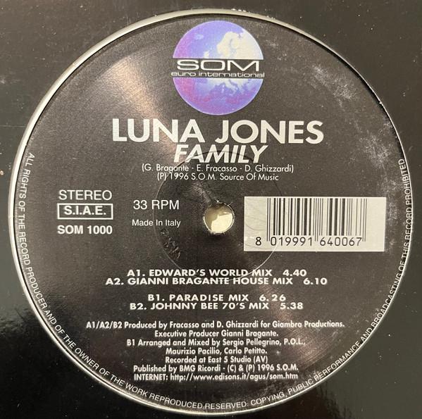 Luna Jones - Family